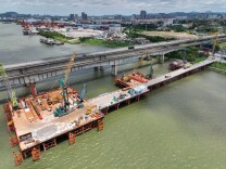 长赣高铁长沙湘江铁路特大桥主桥桩基全部完工，全线建设迈入新阶段