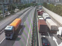 京港澳高速长沙一路段货车起火，南北双向需绕行