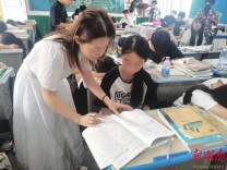 十五载乡村守望，做孩子的“点灯人”——记双峰县第四中学教师邓迎燕