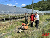 怀化职院汽车工程学院“三下乡”实践走进中方县