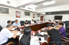 贺辉专题调度高水平医院结对帮扶医疗薄弱地区工作