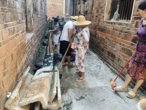 新田县宋家社区：挥锄清淤除旧貌 携手扮靓“家门前”