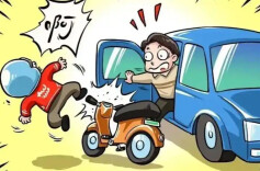 北京一醉酒乘客坐无证网约车，开门杀撞伤超速路人，司机和平台也担责