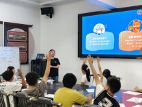 把趣味实验带入乡村课堂！长理学子寓教于乐培育孩童科学思维