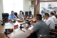 宁远县：毛政会见宁远荣获全省“两优一先”表彰对象  