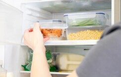 健康 | 饿着入睡VS吃点宵夜，哪样更伤身？