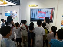 石头会“说话”？天心区少年探秘地质风华馆，解锁亿万年的地球密码