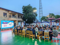 平安夜话进乡村 住建宣讲润民心——汨罗市住房和城乡建设局建工服务中心联动多部门开展夜间安全茶话会