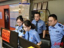 古丈县检察院协同职能部门守牢未成年人网吧“禁入关”