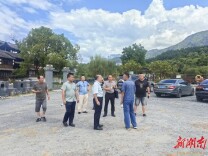 永定区政协委员倾听民意快速响应解决安全隐患问题