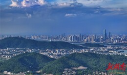 半城山水半城楼