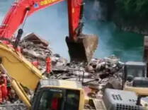 自然资源系统120余名专家现场开展重庆彭水县山体崩塌处置