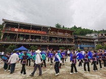 “六月六”民俗盛会唱响三省坡民族团结曲