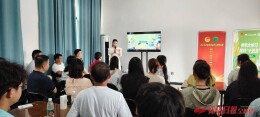 “青年大学习 建功‘十五五’”答问式宣讲走进麻阳中寨坪村