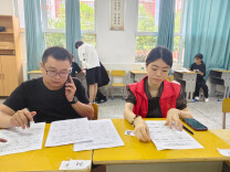 38℃下的青春坚守——湖南信息学院学子助力中职招生面试
