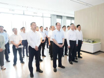 毛伟明率团在上海学习考察人工智能产业