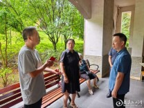 何朝晖调研中心城区物业管理领域信访工作