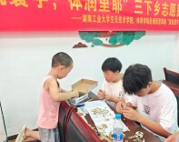 巧手拼装无人机，科普筑梦向蓝天