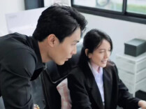 科学辟谣｜要挺直腰板坐如小白杨？