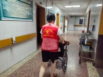 独居老人家中晕倒，党群联系卡三分钟架起“救急桥”