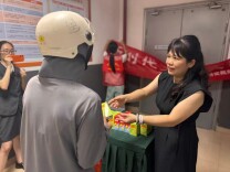 暖“新”送清凉！杏花园社区开展夏日消暑快闪关爱活动