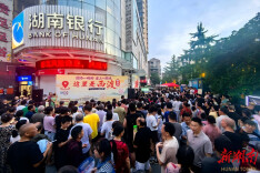 “炒粉爷爷”刷屏后，衡阳县的“留客”答卷