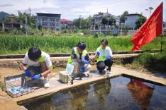 长理学子为农耕水源“体检”