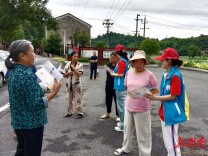 田间营地讲法律，青春普法惠乡亲——中南林业科技大学法学院“鹿鸣法行”实践团深入醴陵青山村开展“三下乡”活动