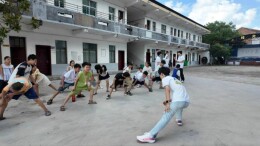 奥运项目走进乡村操场，趣味橄榄球课堂激活少年活力