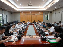 周健主持召开区党代会报告征求意见座谈会
