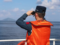 中国海警舰艇编队在我钓鱼岛及其附属岛屿领海内维权巡航
