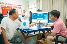 数智赋能乡村康养 长沙民政职院学子送科技助老服务进村