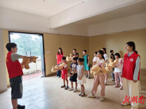 湘潭湘江村：开设海姆立克急救课堂，“剪刀石头布”里学救命