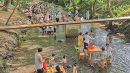 亲水避暑度盛夏