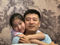 “张雪峰遗产，我已尽数给女儿张姩菡存入信托以保障孩子一生……”李丽婧发文澄清：孩子奶奶自始至终都是很爱孩子的