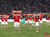 五万人合唱《映山红》，“湘超揭幕战”上演文体跨界盛宴