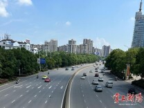 衡阳城区货车绕行新规落地首日，多条主干道清爽畅通，出行更有安全感