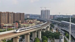 2026湘超赛事火热开踢 湖南城际助力球迷跨城观赛更省心