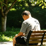 三伏天“晒背”祛湿补阳还减肥？医生：3类人别晒，养生做好3件事