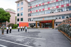 邵阳市领导八一前夕走访慰问驻邵部队和消防救援队伍