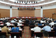 蔡锋主持召开雨花区经济工作会商会