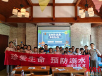 安全“童”行 巧手绘防溺！——湘园社区开展防溺水宣讲暨海洋冰箱贴手工活动