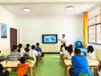 长理学子送“水的科学与安全”主题科普知识进社区