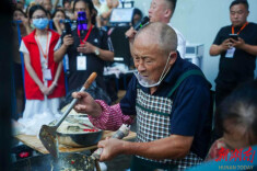 “守护一城烟火，传递满城温暖  ”这碗粉，“炒热”蒸阳城