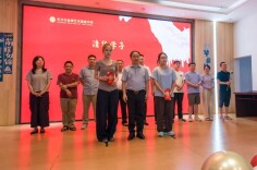 考完第一件事！长沙市金律高中百余名毕业生返校为老师颁发“最佳陪伴奖”   