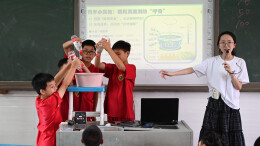 长理学子带留守儿童开启“一滴水的奇幻漂流”
