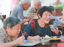 呵护乡村老人“舌尖上的幸福”｜人民日报