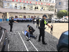 新邵公安扎实开展送教练兵活动