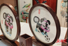 湘超瑞兽“桃奔奔”诞生记，看非遗如何“活”在当下
