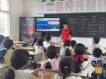 南华大学“仁心织阳 愈见花开”志愿服务队于芷江桃花溪村开展国家资助政策宣讲